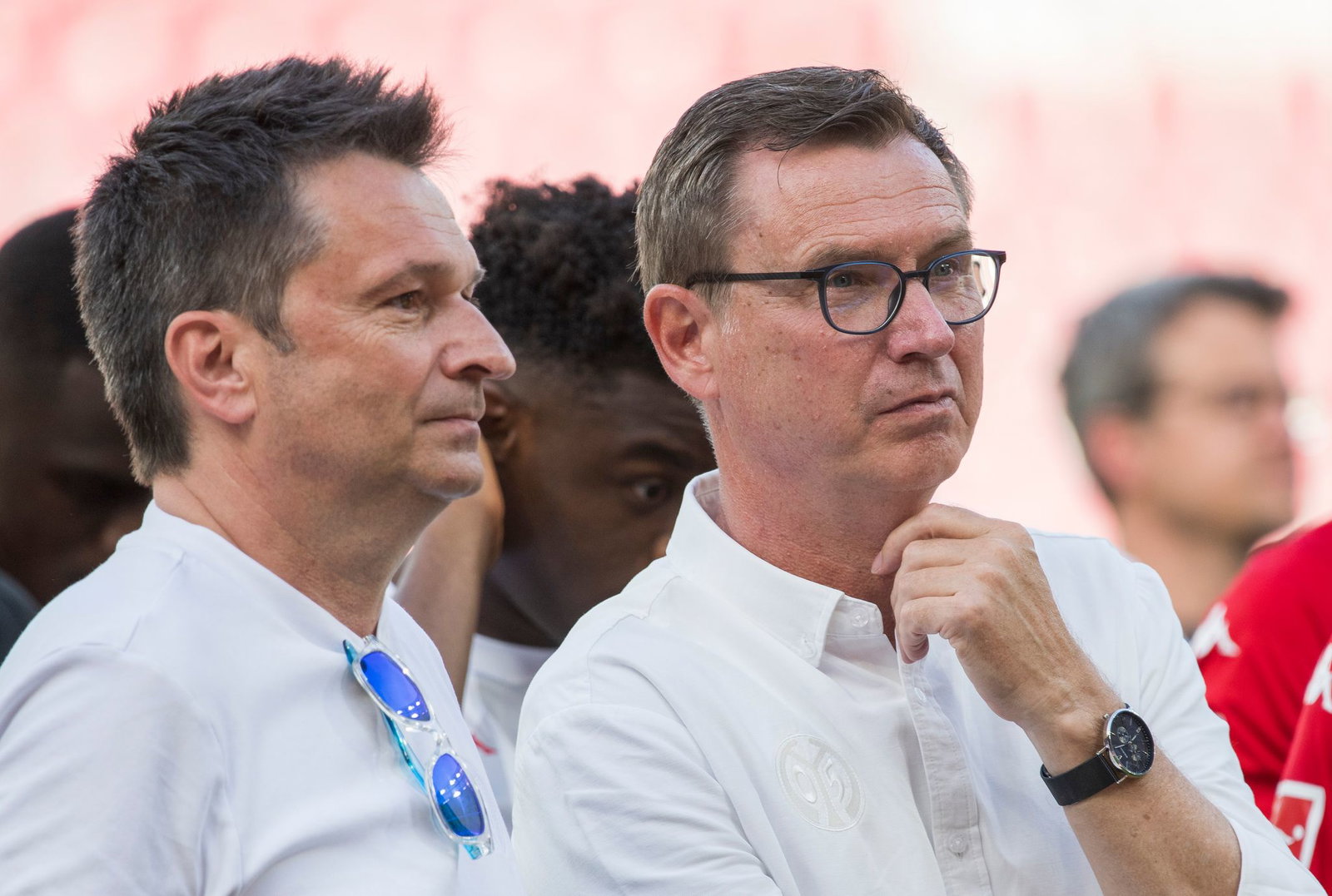 Christian Heidel und Stefan Hofmann freuen sich über den Bundesliga-Aufstieg der Mainzer Fußballerinnen. (Archivbild)