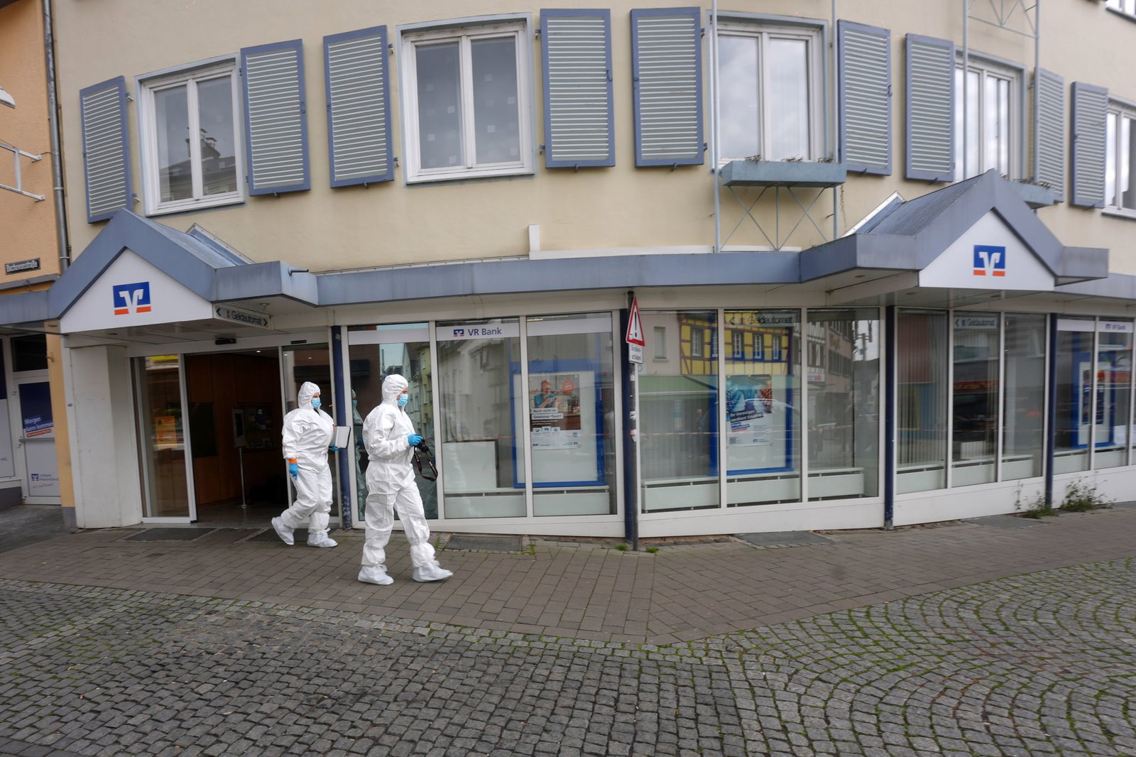  Die Ermittlungen nach dem Großeinsatz in Sinzig laufen. (Archivbild) 