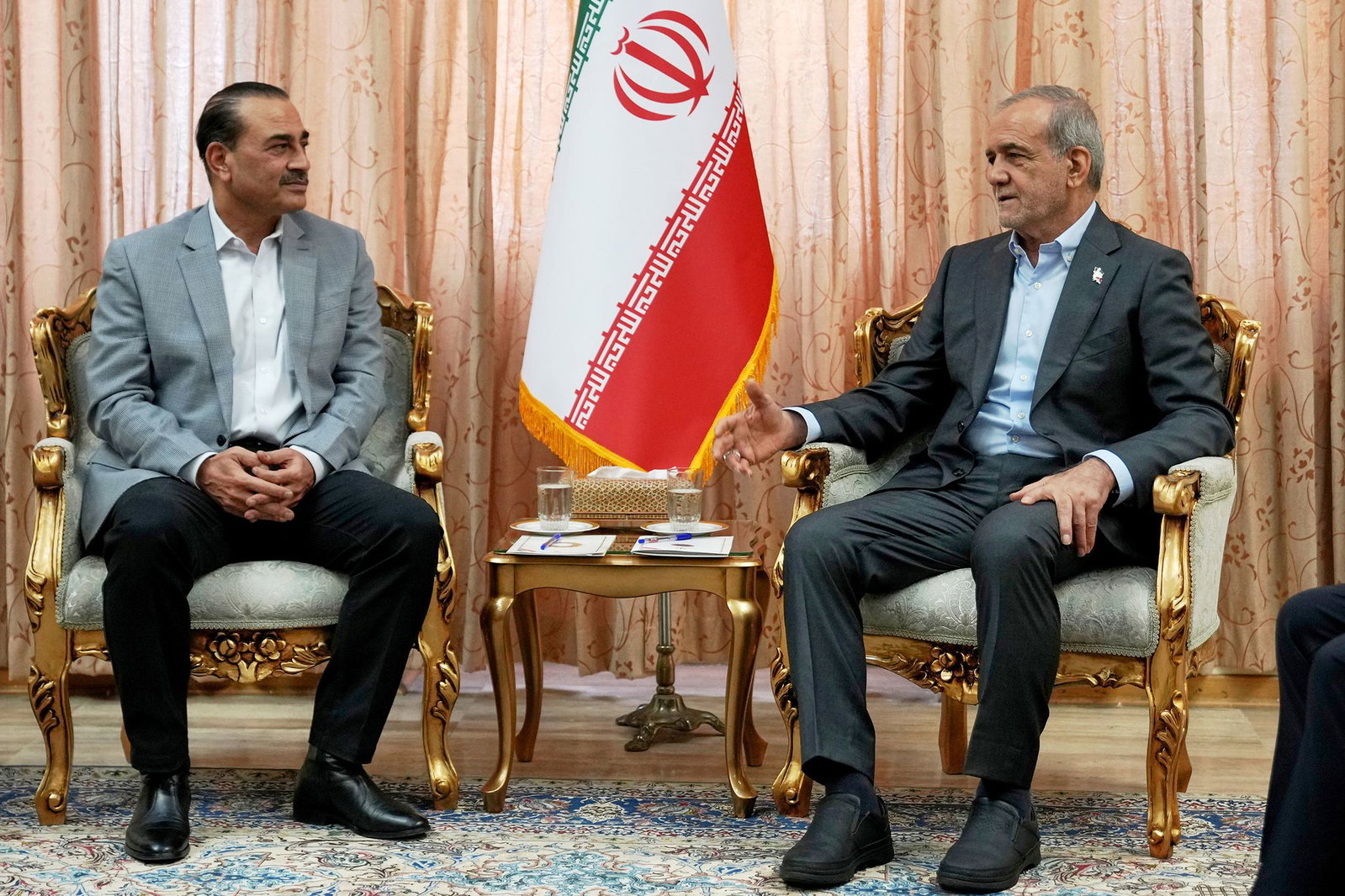 Pakistans Armeechef Asim Munir traf sich in Teheran mit dem iranischen Präsidenten Massud Peseschkian.
