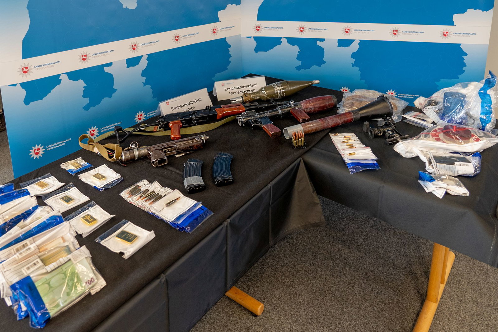 In der Wohnung von Daniela Klette fanden Ermittler Waffen, Munition und Geld. (Archivbild)