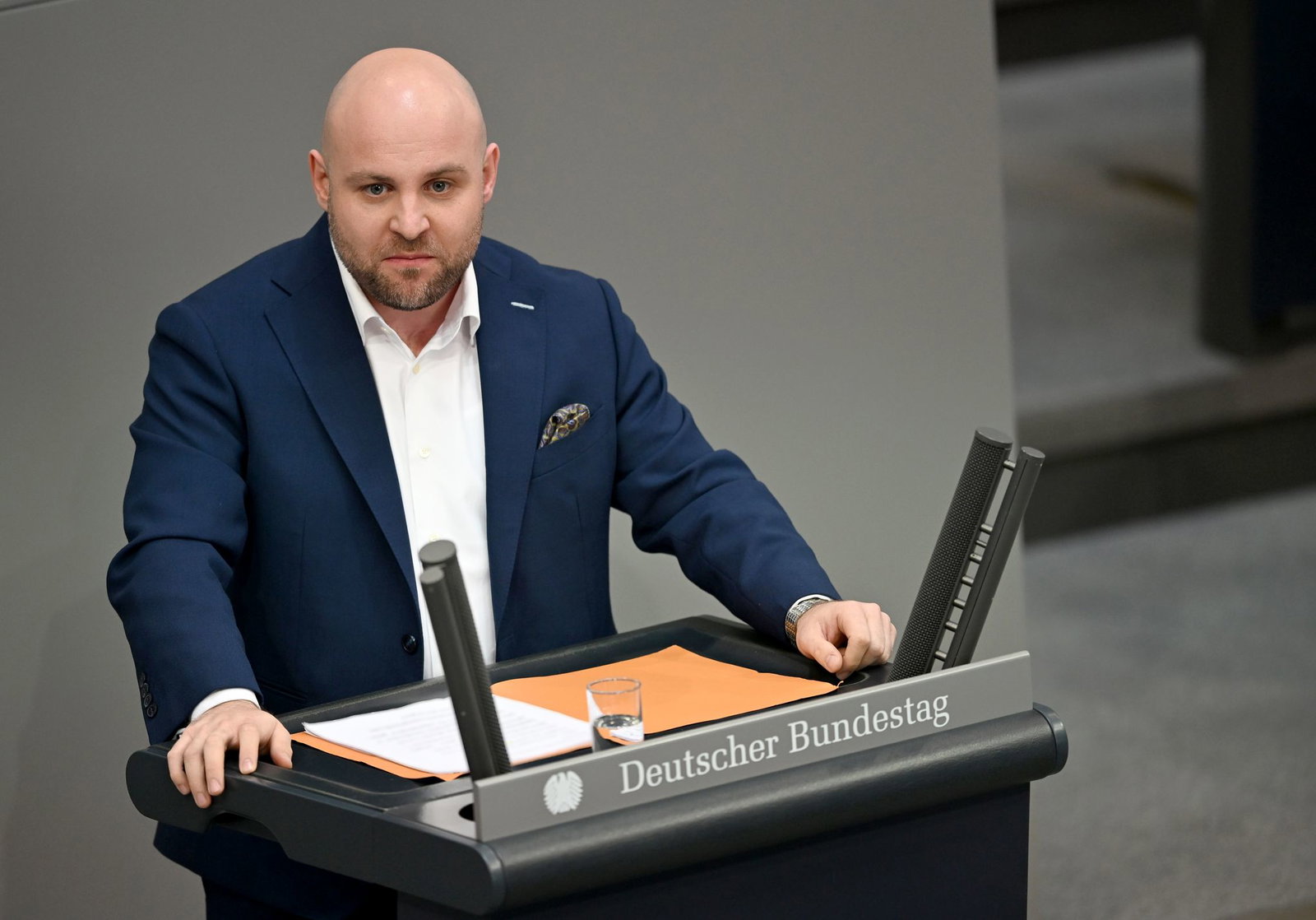 Der außenpolitische Sprecher der AfD-Bundestagsfraktion hat nach eigenen Angaben noch nicht über eine Teilnahme am Wirtschaftsforum in St. Petersburg entschieden. (Archivbild)