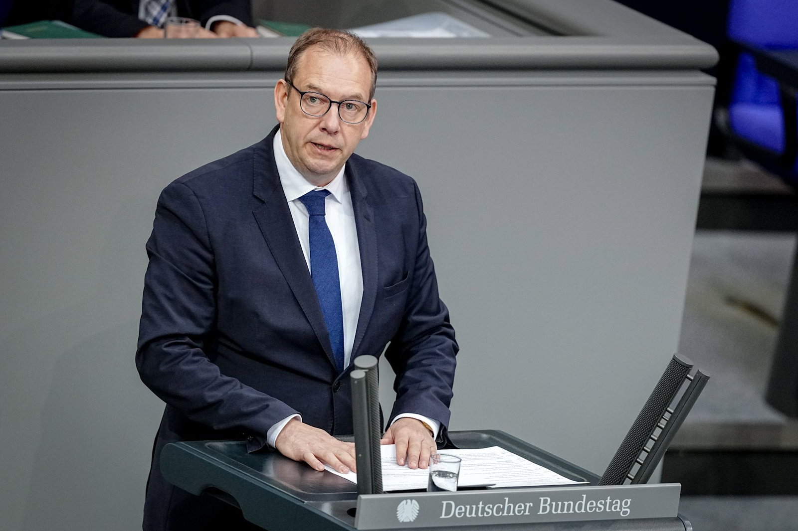 «Der Abzug von US-Kampfeinheiten ist ein schlechtes Signal für die Verteidigungsfähigkeit Deutschlands», sagte der CDU-Politiker dem «Spiegel». 