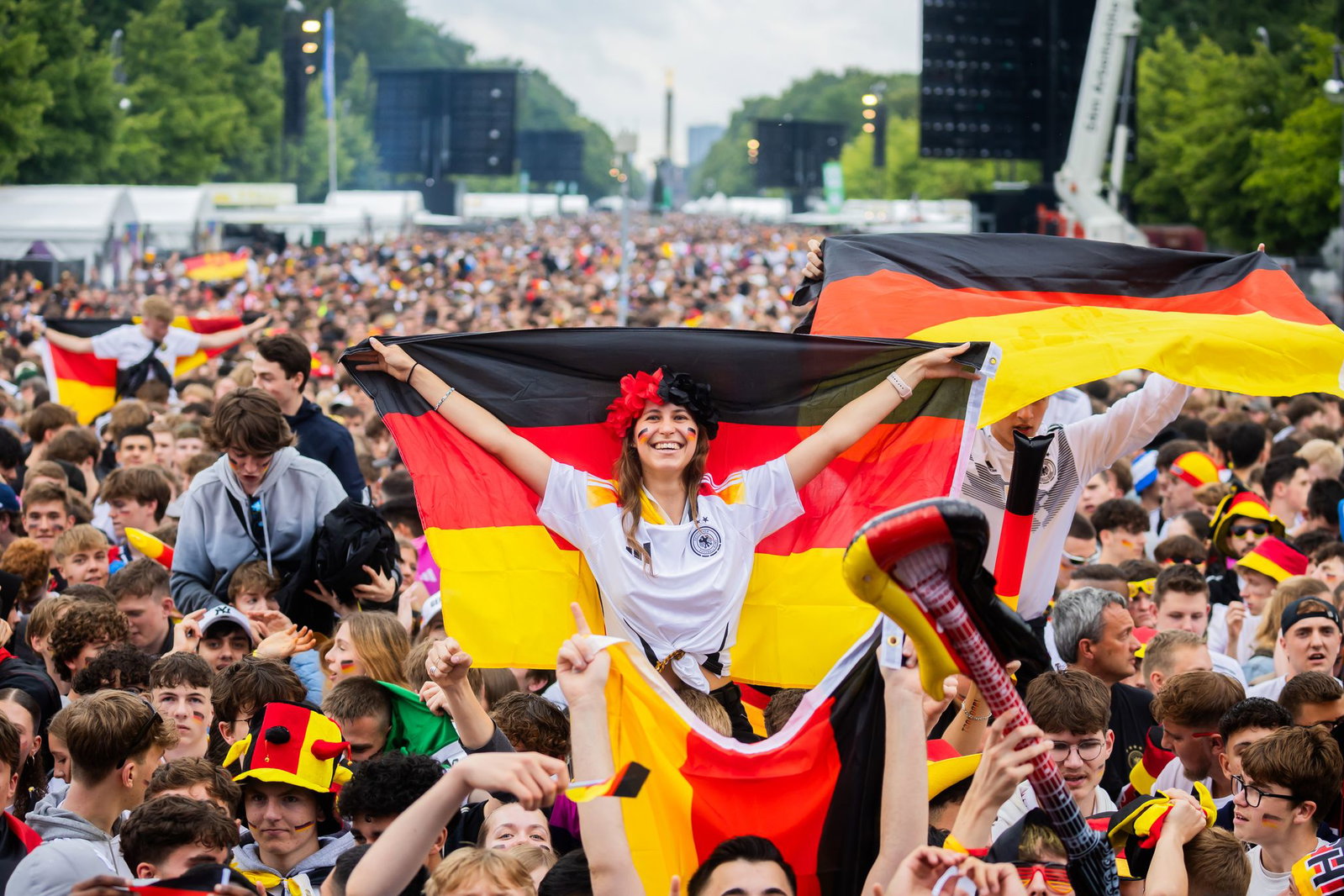 So kann Public Viewing der Fußballfans aussehen (Archivbild)
