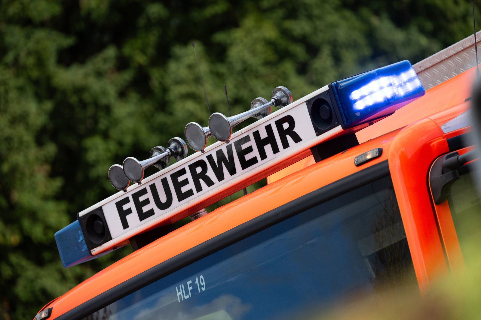 Die Feuerwehr rettete den Mann aus der Donau. (Symbolbild)