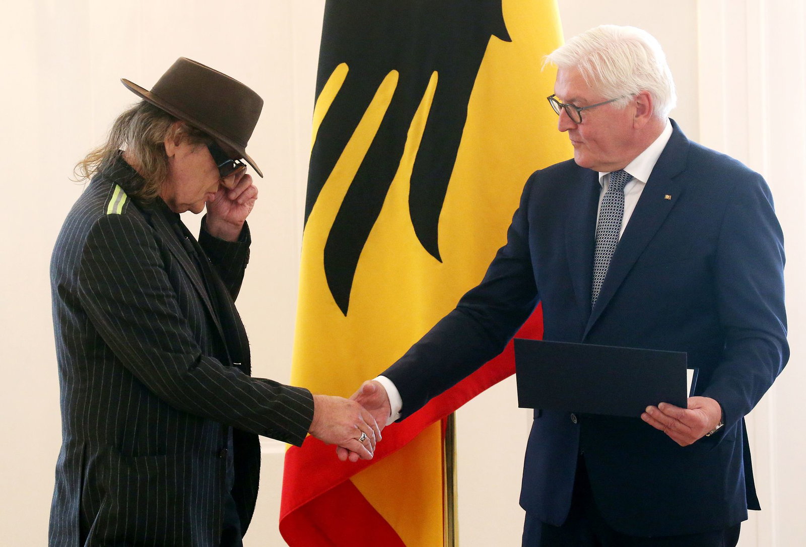 Frank-Walter Steinmeier lobt Lindenberg zu seinem Geburtstag für sein politisches Engagement. (Archivbild)