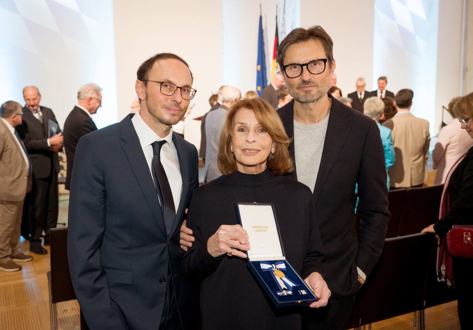 Familie ist der Schauspielerin sehr wichtig, vor allem ihre beiden Söhne Luca Verhoeven (l) und Simon Verhoeven. (Archivbild)