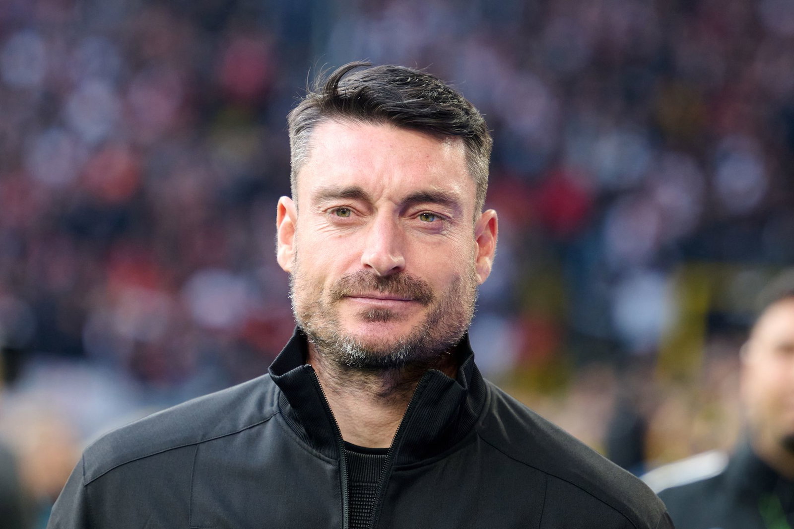 Riera spricht über die Strafe für Jonathan Burkardt.