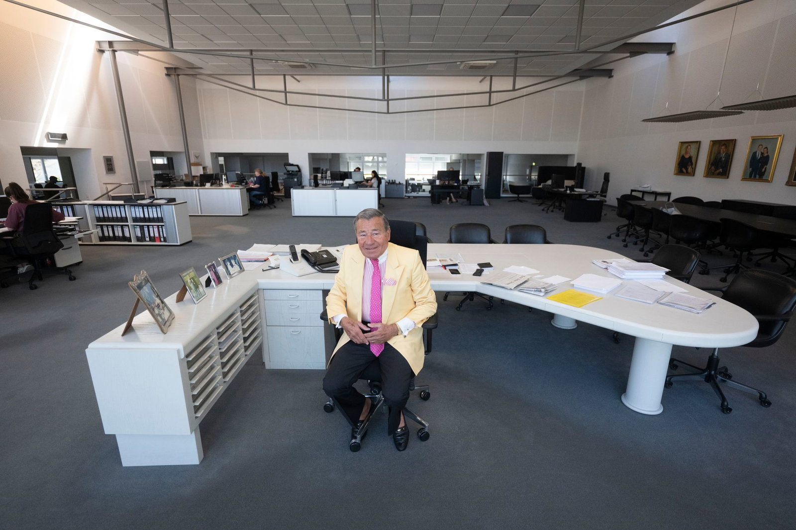 Als Berater ist er auch mit 84 Jahren noch täglich bei der Arbeit. 