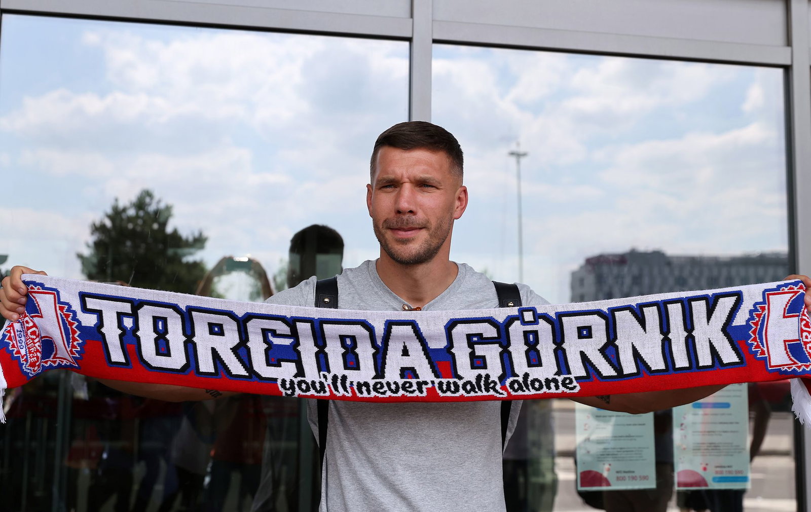 Lukas Podolski spielte zum Ende seiner Karriere in seiner Heimat Polen und kaufte auch Anteile am polnischen Erstligisten Gornik Zabrze. (Archivbild) 