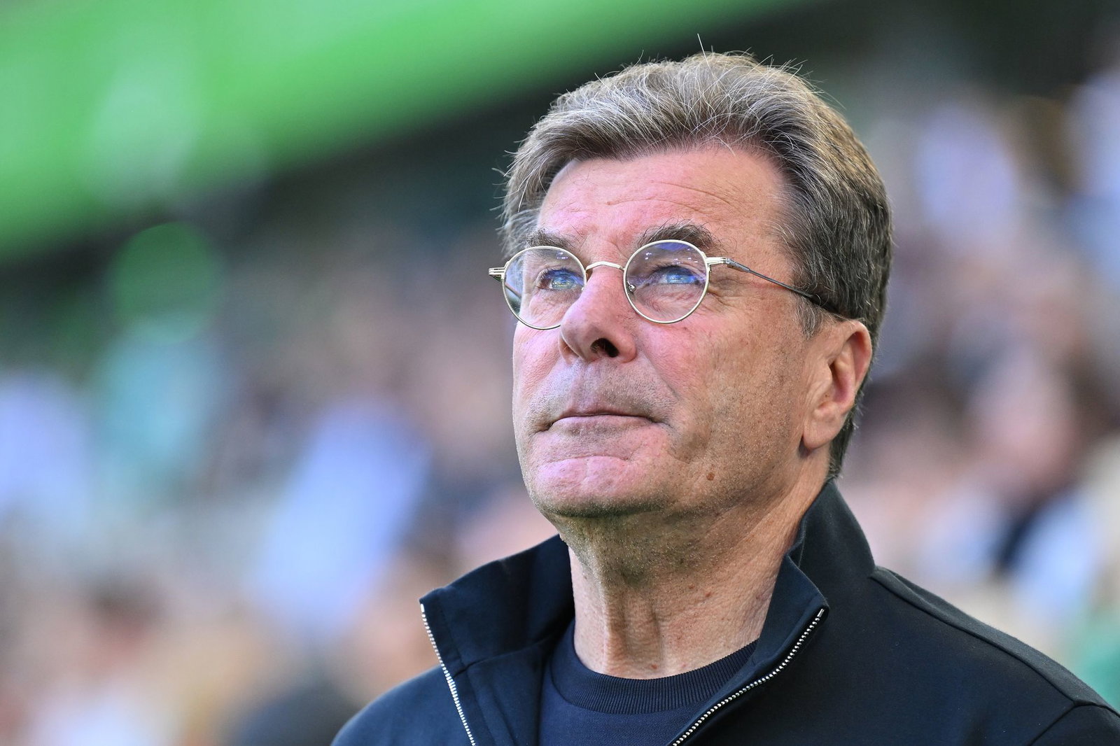 Jubiläum mitten im Abstiegskampf: Wolfsburgs Trainer Dieter Hecking. (Archivbild)