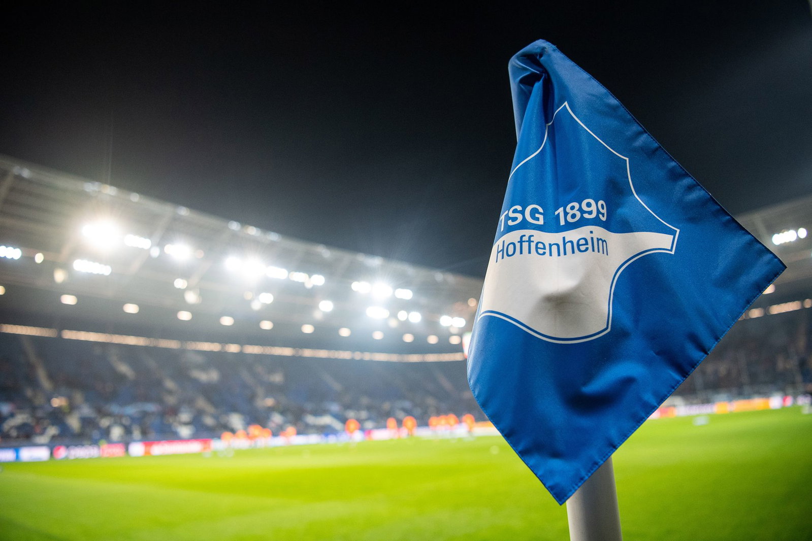 Die TSG Hoffenheim verpflichtet ein Offensivtalent aus Österreich. (Symbolbild)