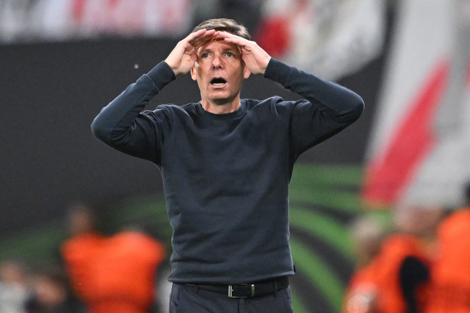 Großchance vergeben: Palace-Trainer Oliver Glasner kann es nicht fassen.