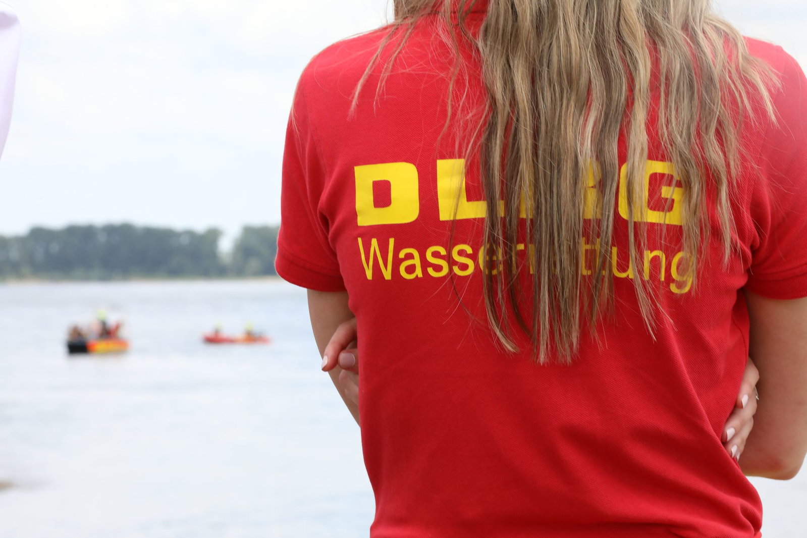 Rettungsschwimmer der DLRG haben einen Mann das Leben gerettet. (Symbolbild)