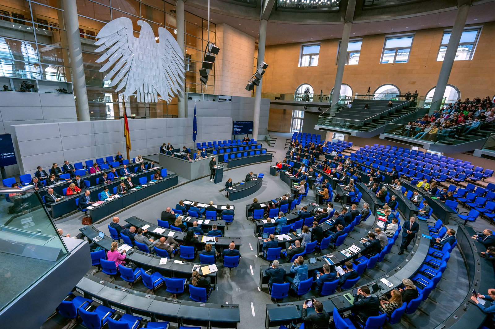Bisher sollen die Diäten der 630 Bundestagsabgeordneten zum 1. Juli um 497 Euro steigen. (Symbolbild) 
