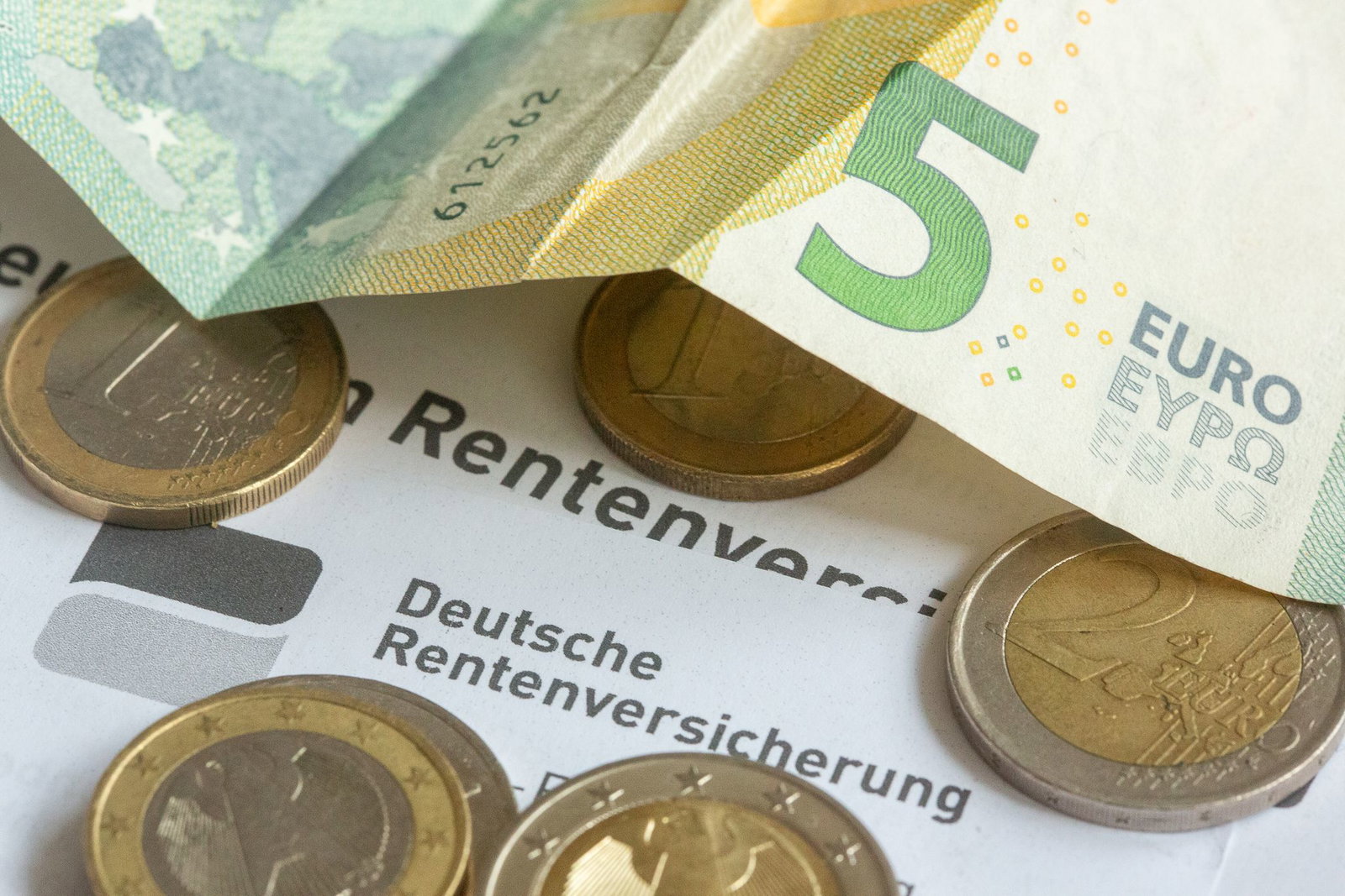 Bei der Rente sollen die Weichen grundsätzlich neu justiert werden. (Symbolbild)