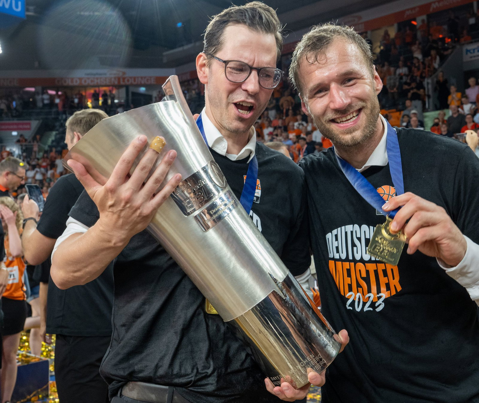 Feierte mit Ulm und Coach Gavel (rechts) 2023 den Meistertitel - im Sommer geht er nach München: Sportdirektor Thorsten Leibenath. (Archivbild)