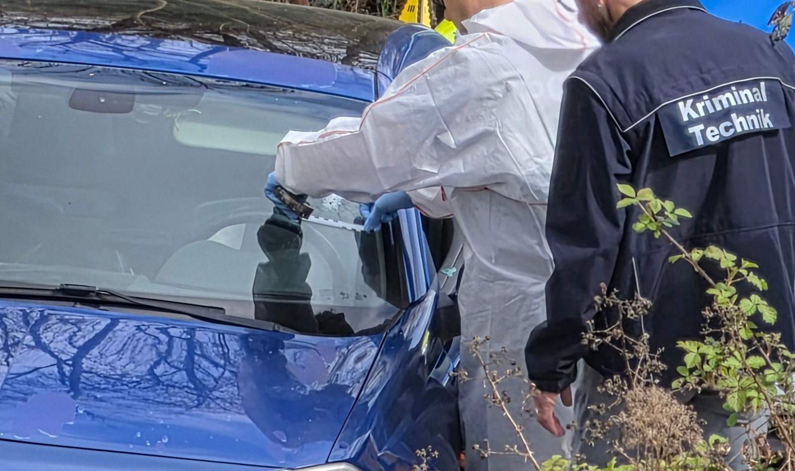 Sie sammeln Spuren am Tatort: Kriminaltechniker - auch Forensiker genannt. (Symbolbild)