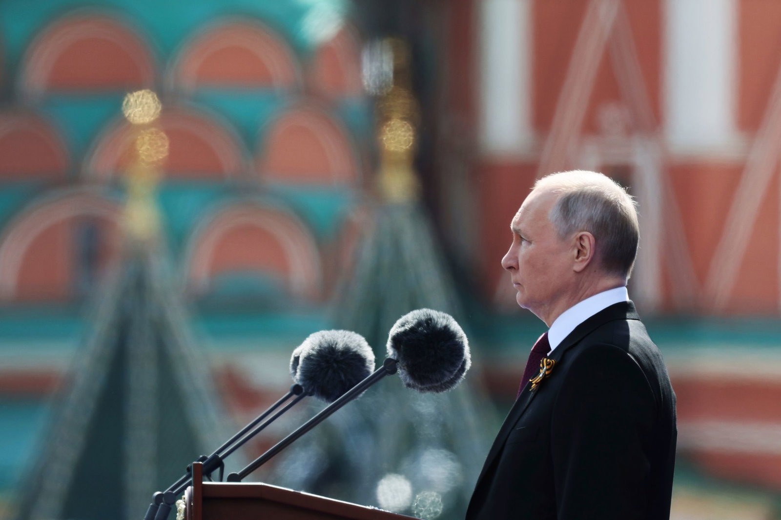 Die Militärparade auf dem Roten Platz verläuft für Putin diesmal anders als gewohnt. (Archivbild)