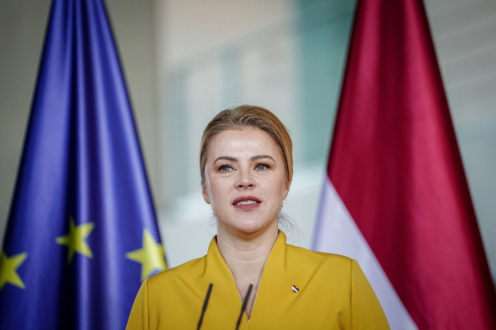 Siliņa bei einer Pressekonferenz.