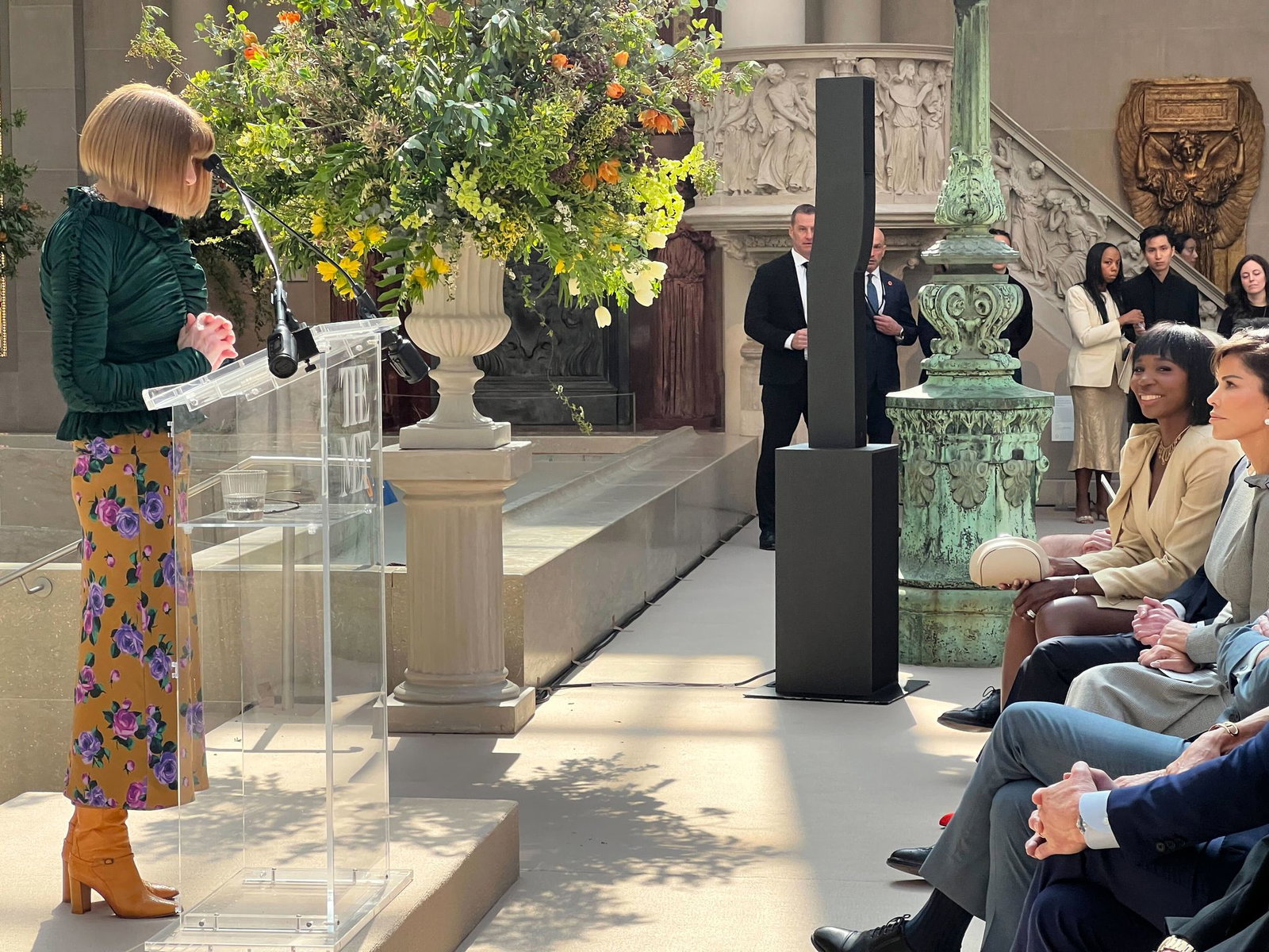 Die Met-Gala macht Anna Wintour immer noch nervös, sagt sie. 