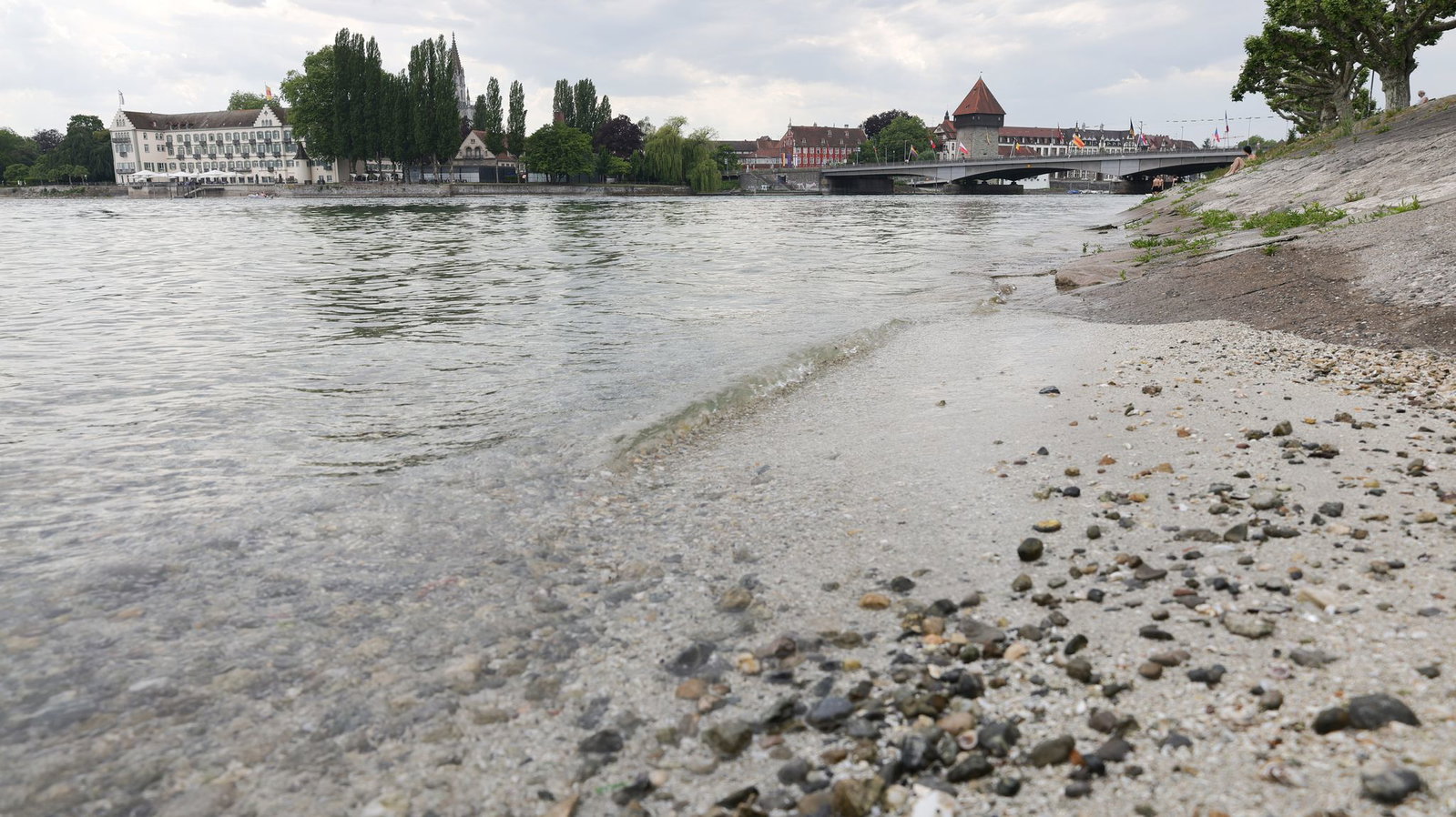 Normalerweise steigen die Pegel im Frühjahr und Sommer durch Regen und schmelzenden Schnee – dieser Effekt bleibt im laufenden Jahr bislang schwach.