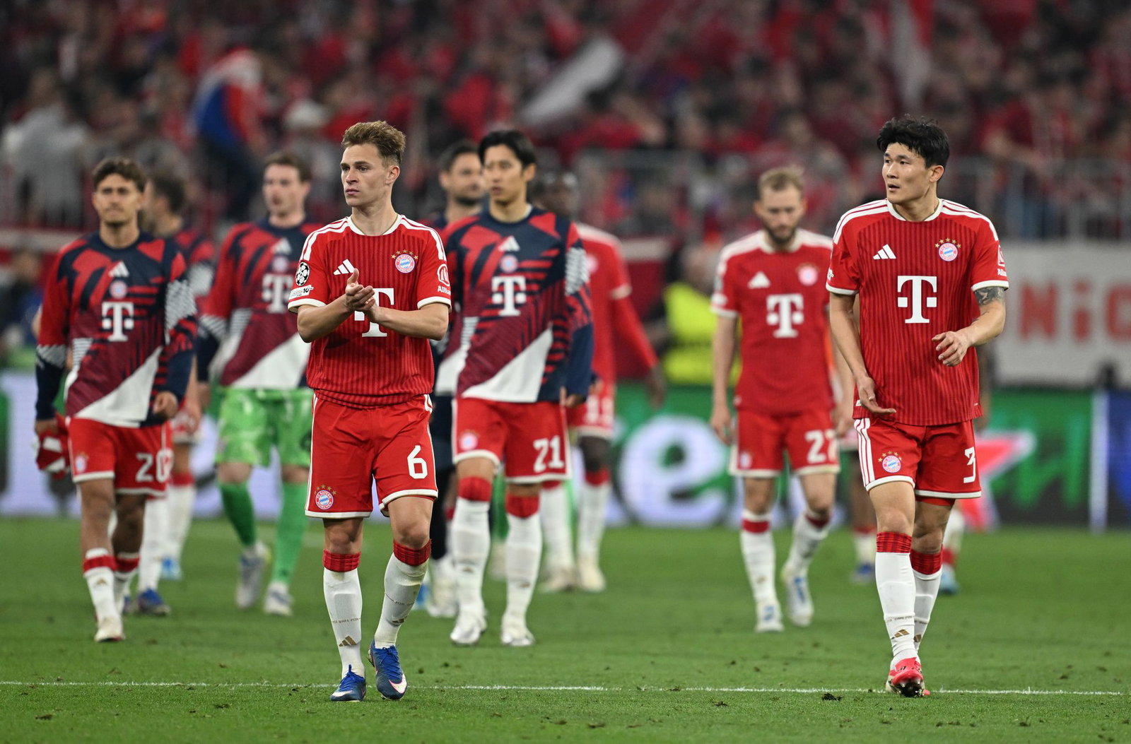 Bayern-Profis nach dem 1:1 gegen Paris.