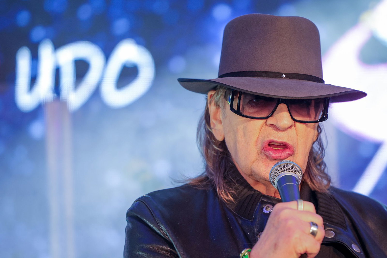 Der Panikrocker Udo Lindenberg wird 80 - und namhafte Künstler haben sich mit je einem seiner Songs auseinandergesetzt. (Archivbild)