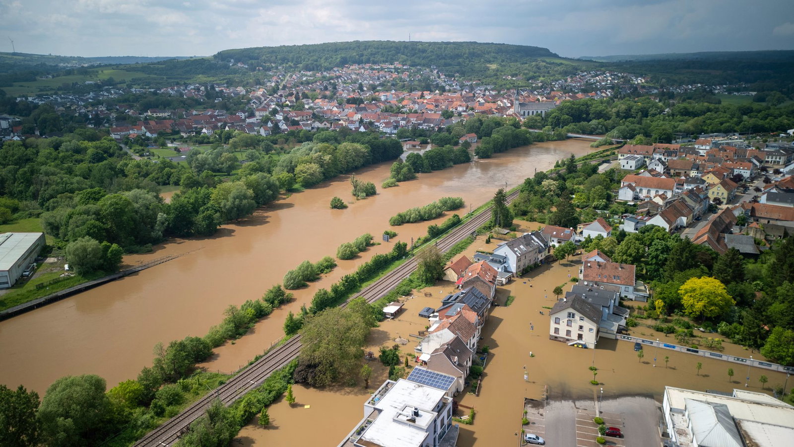 Das Pfingsthochwasser 2024 im Saarland setzte viele Gebiete unter Wasser- wie hier in Kleinblittersdorf. (Archivbild)