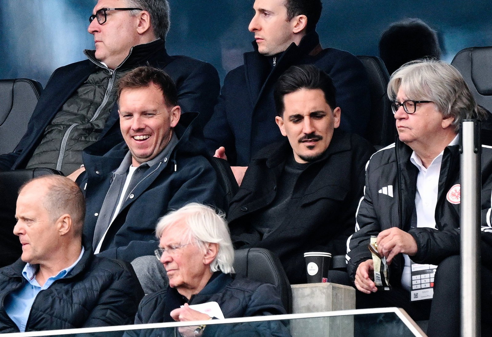 Bundestrainer Julian Nagelsmann (l) hat eine klare Aussage zu Manuel Neuer vermieden.