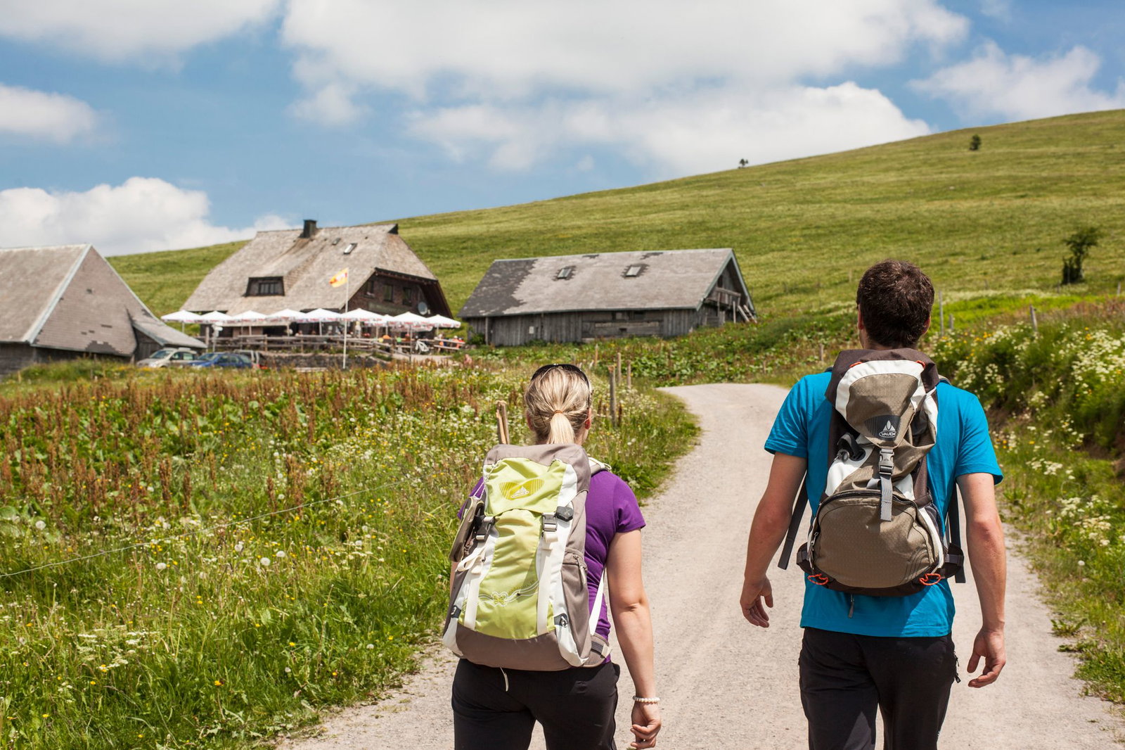 Viele Berghütten nehmen mit dem Frühling wieder den Betrieb auf.