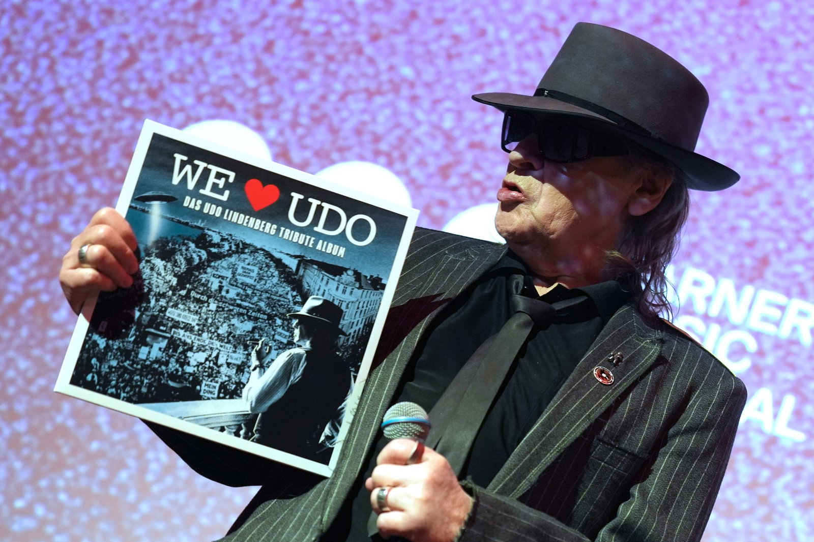 Die erste Platte aus dem Pressewerk gehört Udo Lindenberg selbst. (Archivbild)