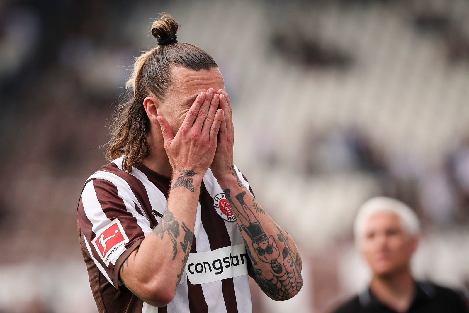 St. Paulis Jackson Irvine nach der Heim-Niederlage gegen Mainz 05. 
