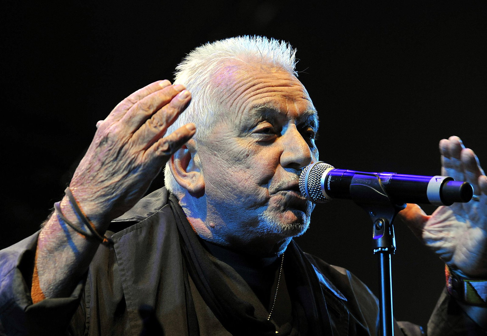 Ohne Sonnenbrille sieht man den britischen Sänger Eric Burdon mittlerweile nur noch selten.