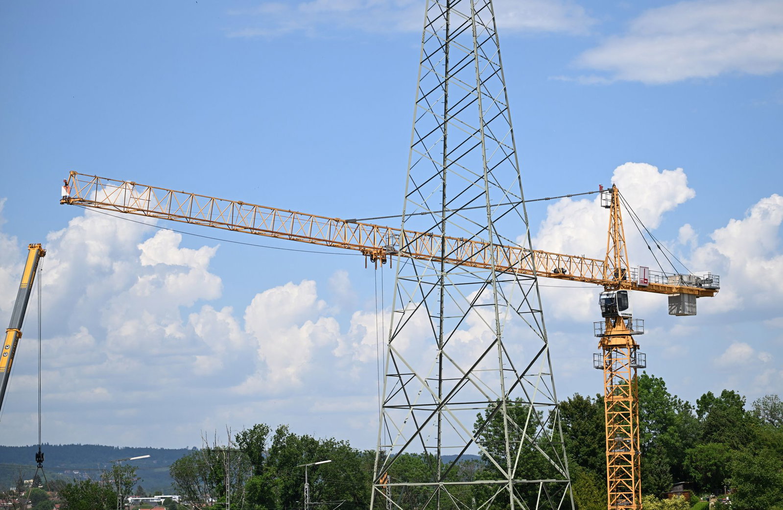 Die Baustelle ist nun wieder freigegeben. 