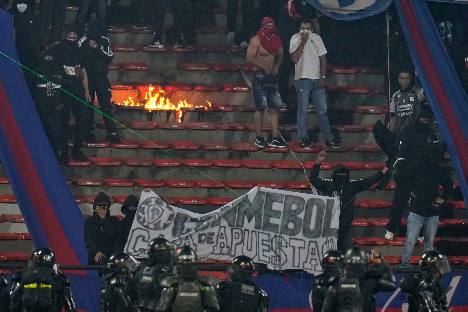 Auch im Stadion gab es Verwüstungen.