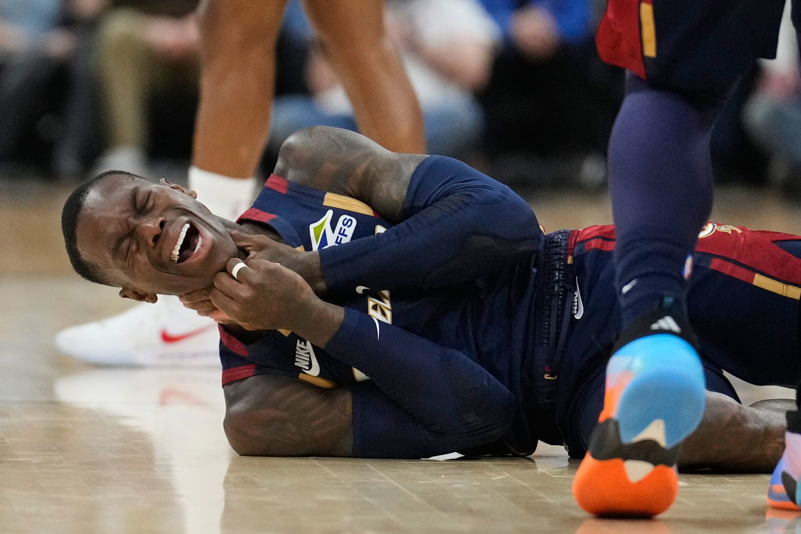 Hat in seiner Serie hart zu kämpfen: Dennis Schröder und die Cleveland Cavaliers verkürzen gegen Detroit.