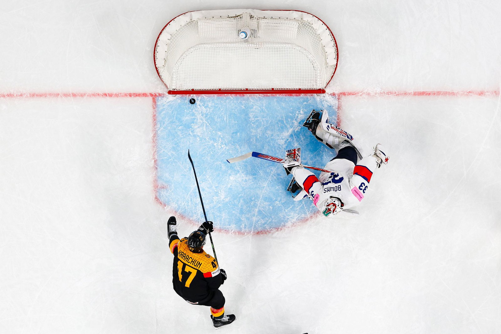 Alexander Karachun brachte die deutsche Eishockey-Nationalmannschaft zum Vorrunden-Abschluss in Führung.