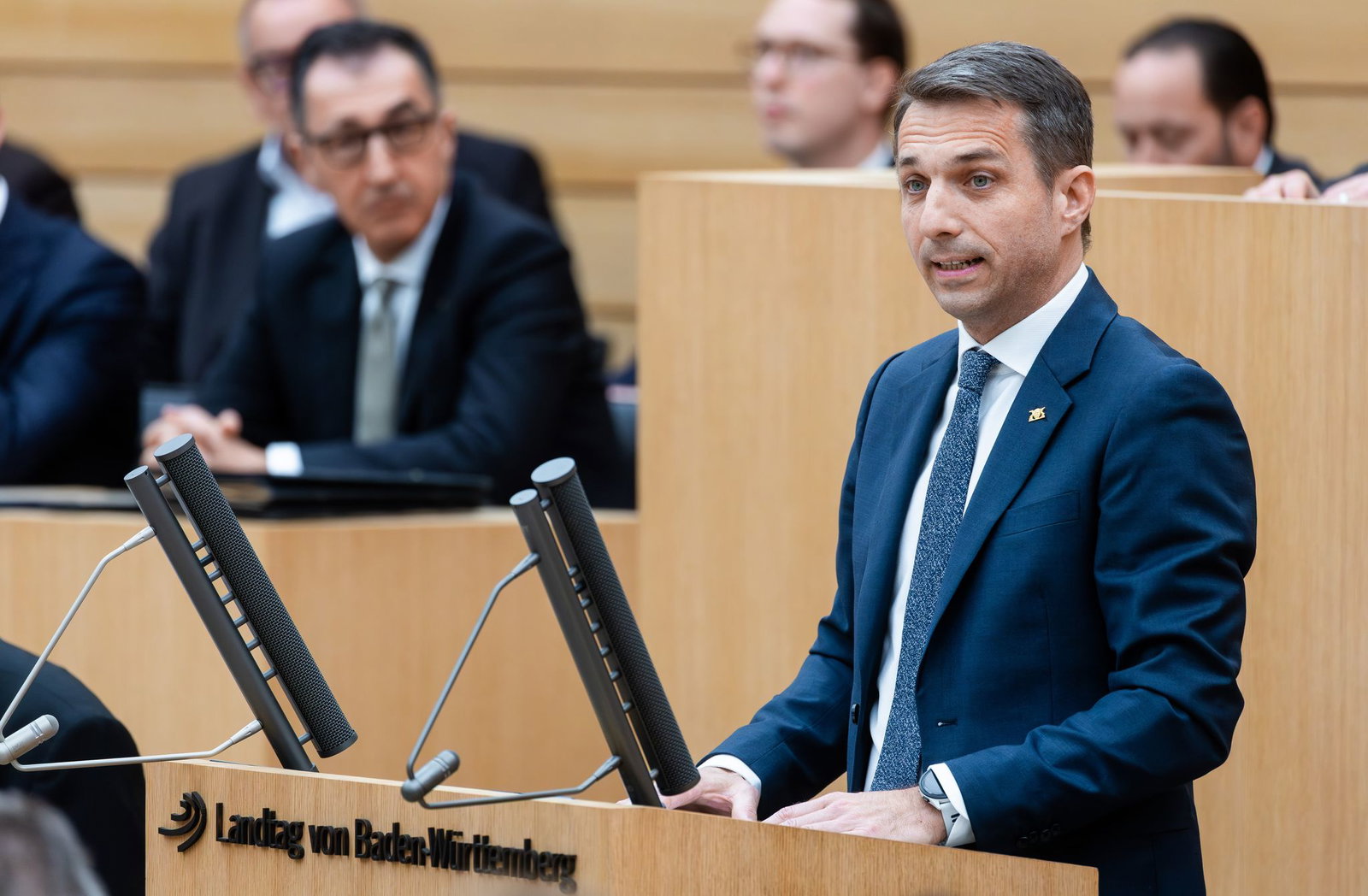 Der neue AfD-Fraktionschef Martin Rothweiler ging in seiner ersten Rede im Landtag den neuen Ministerpräsidenten Cem Özdemir (Grüne) an.