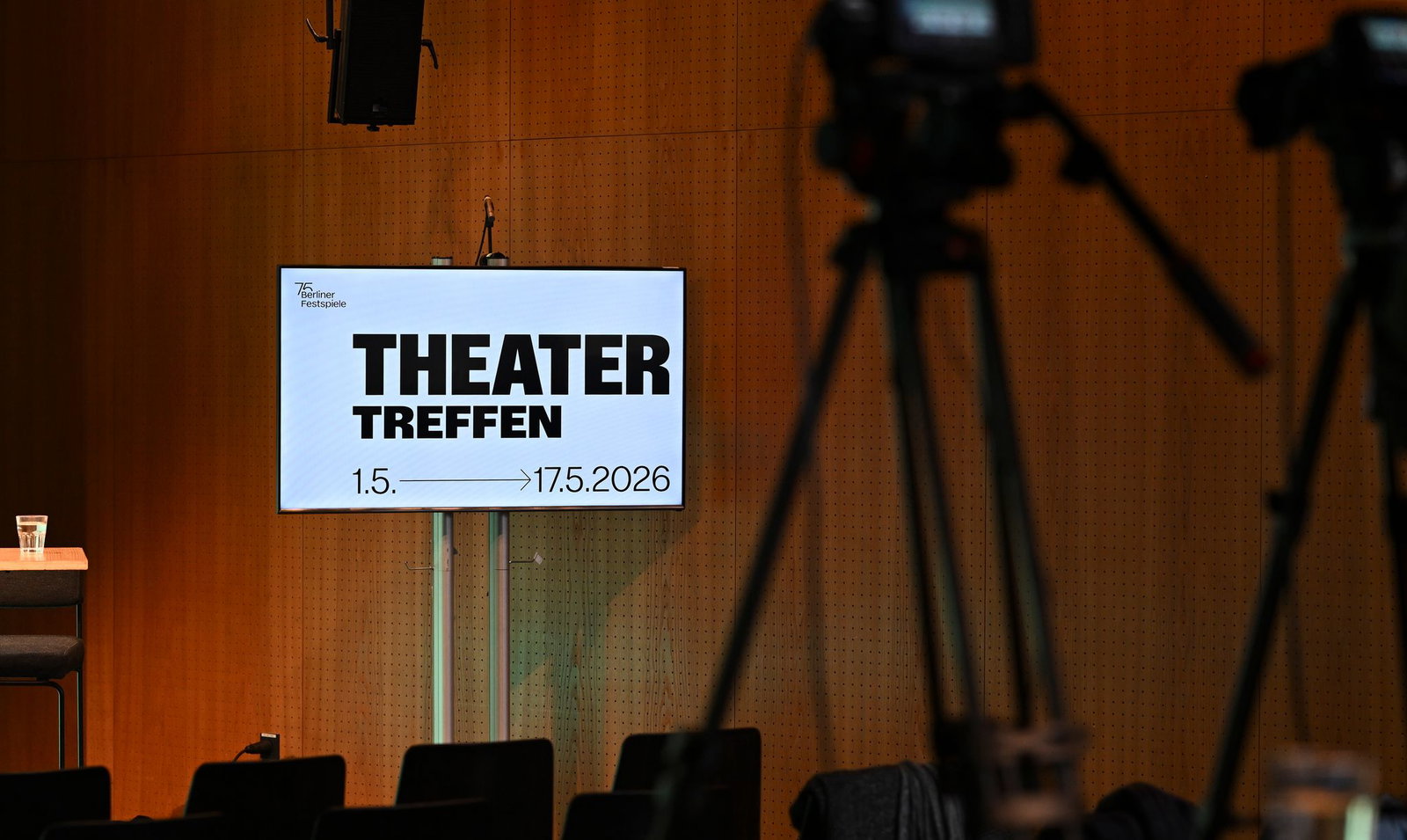 Beim Theatertreffen setzt sich Schauspielerin Paulina Alpen mit «Die Welt im Rücken» durch und erhält den Alfred-Kerr-Darstellerpreis. (Archivbild)
