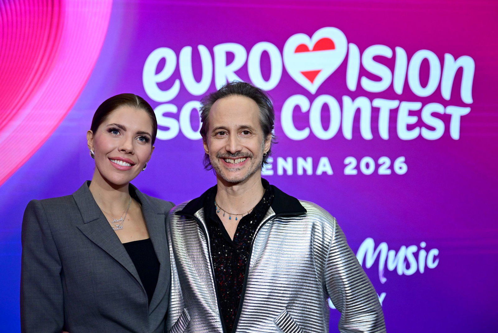 Swarovski und Ostrowski - das Moderatorenduo des ESC. (Archivbild)