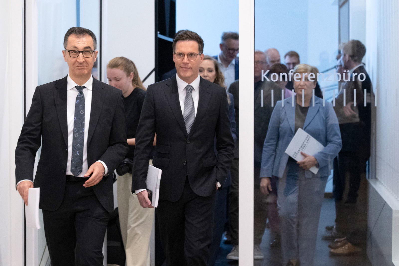 Haben die neue grün-schwarze Koalition federführend verhandelt: Cem Özdemir (Grüne) und Manuel Hagel (CDU).