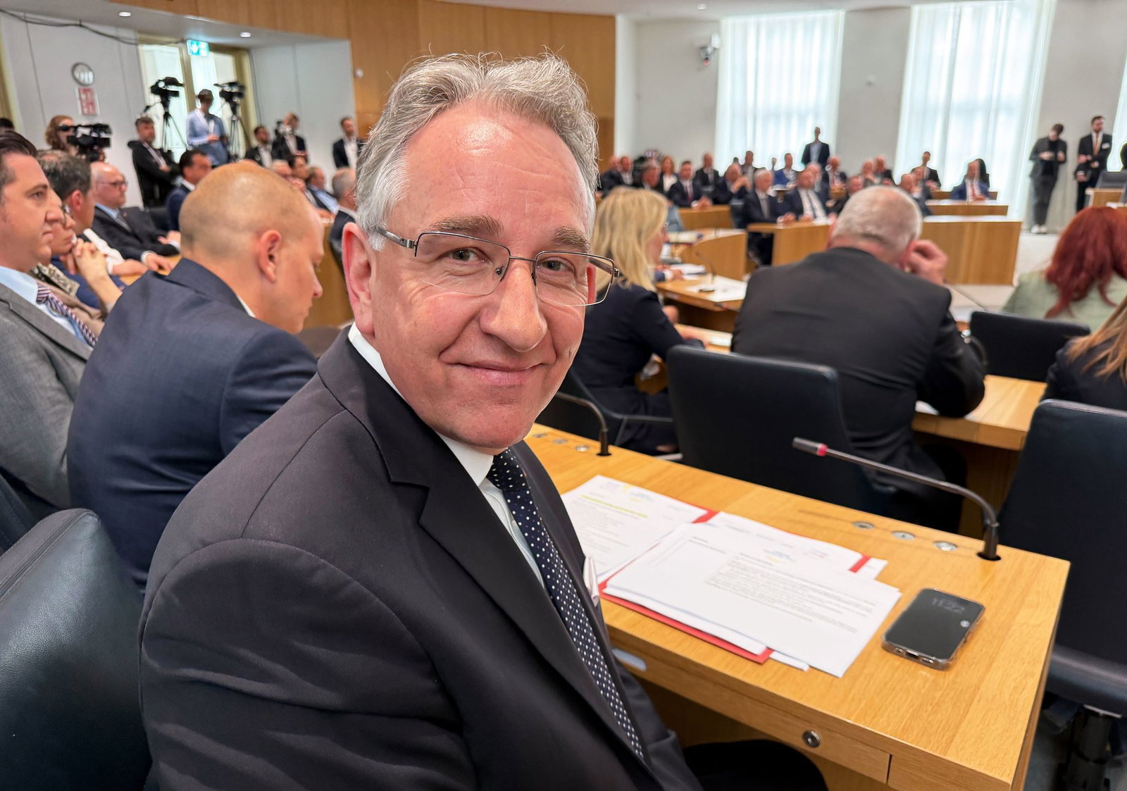 Der neue Landtagspräsident Matthais Lammert (CDU) kurz vor seiner Wahl im Plenarsaal. 