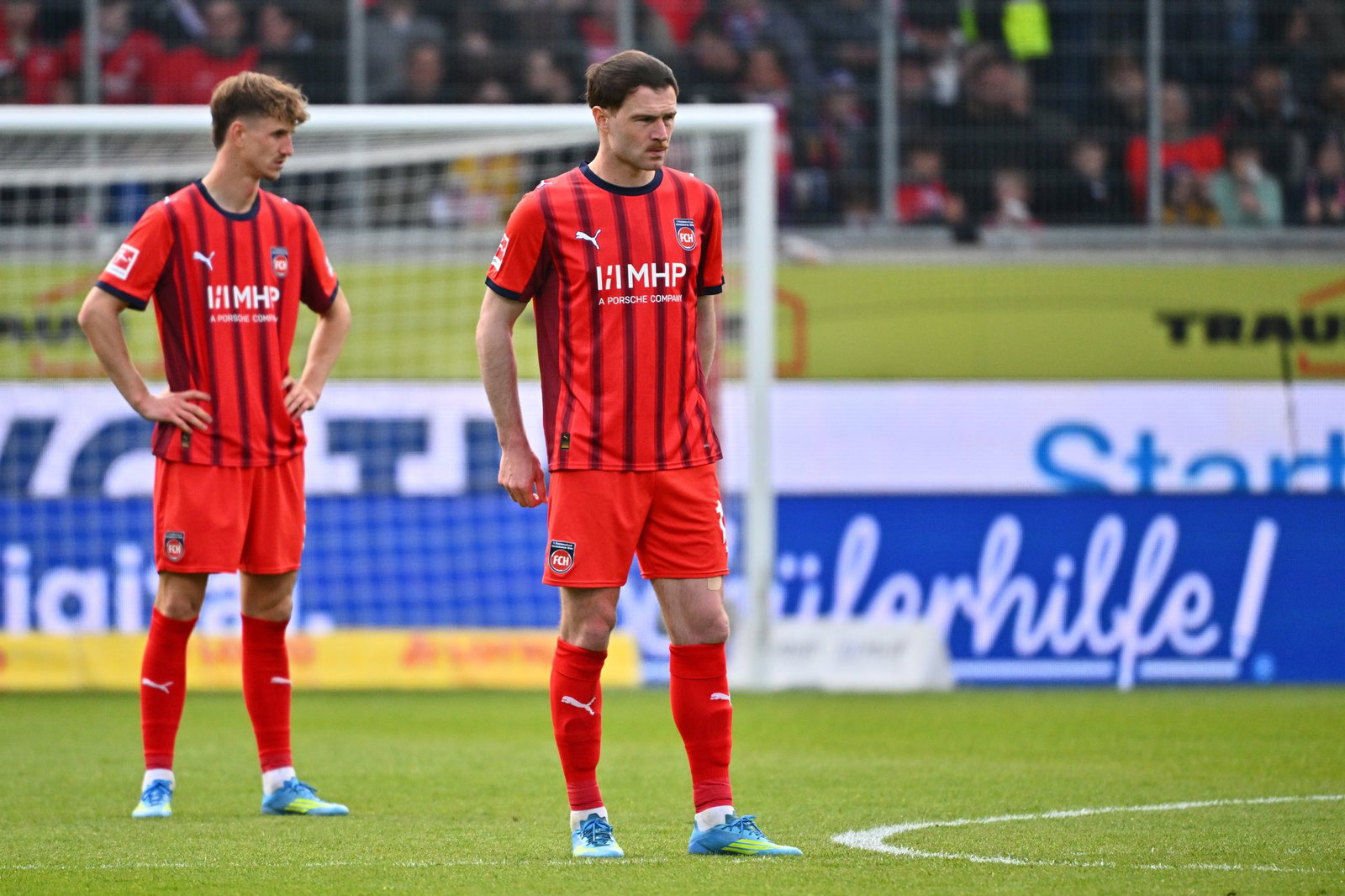 Budu Siwsiwadse und Jan Schöppner steigen mit Heidenheim ab.