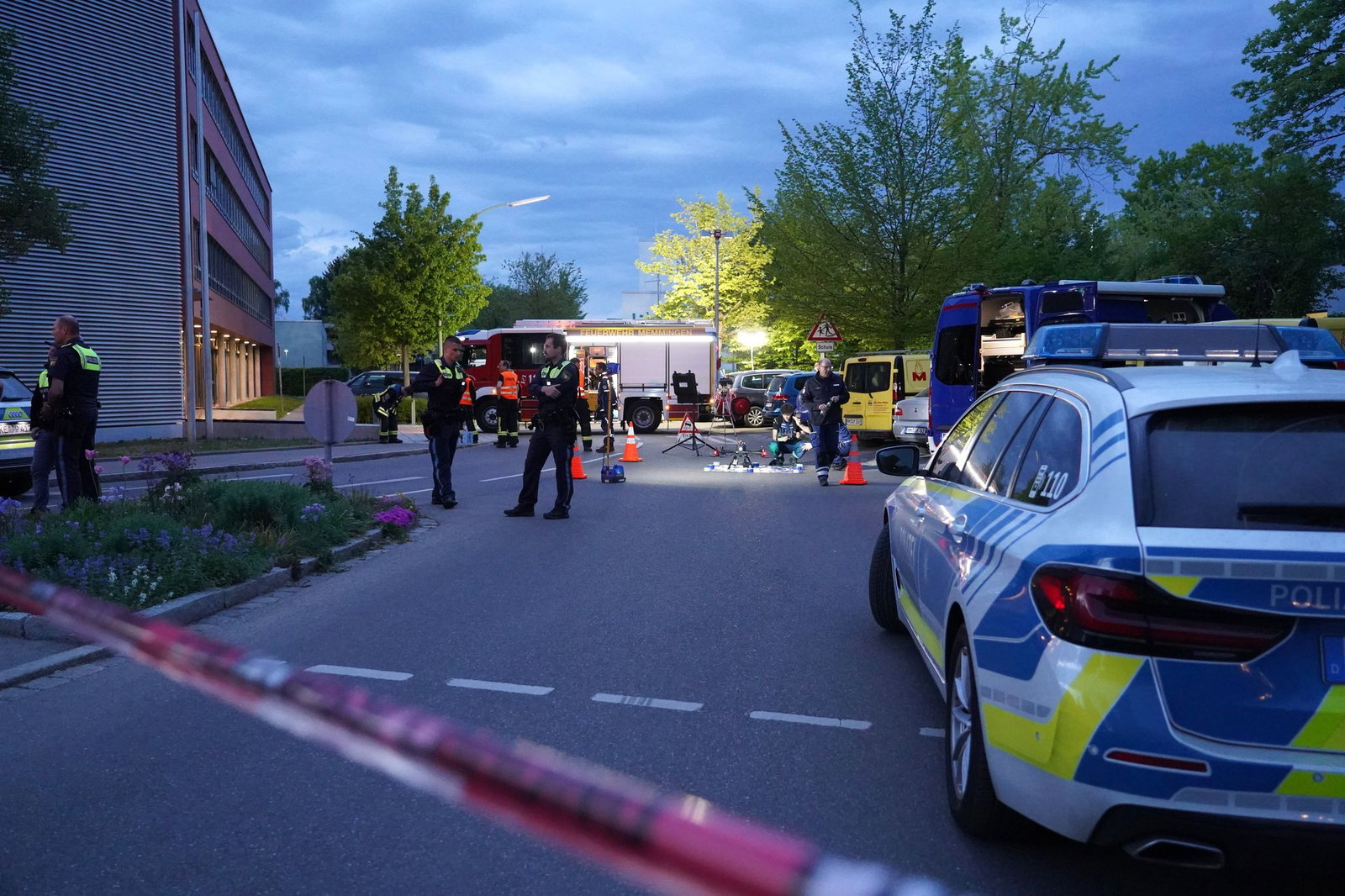 Der Verdächtige wurde laut Polizei von mehreren Kugeln getroffen und starb später in einem Krankenhaus.