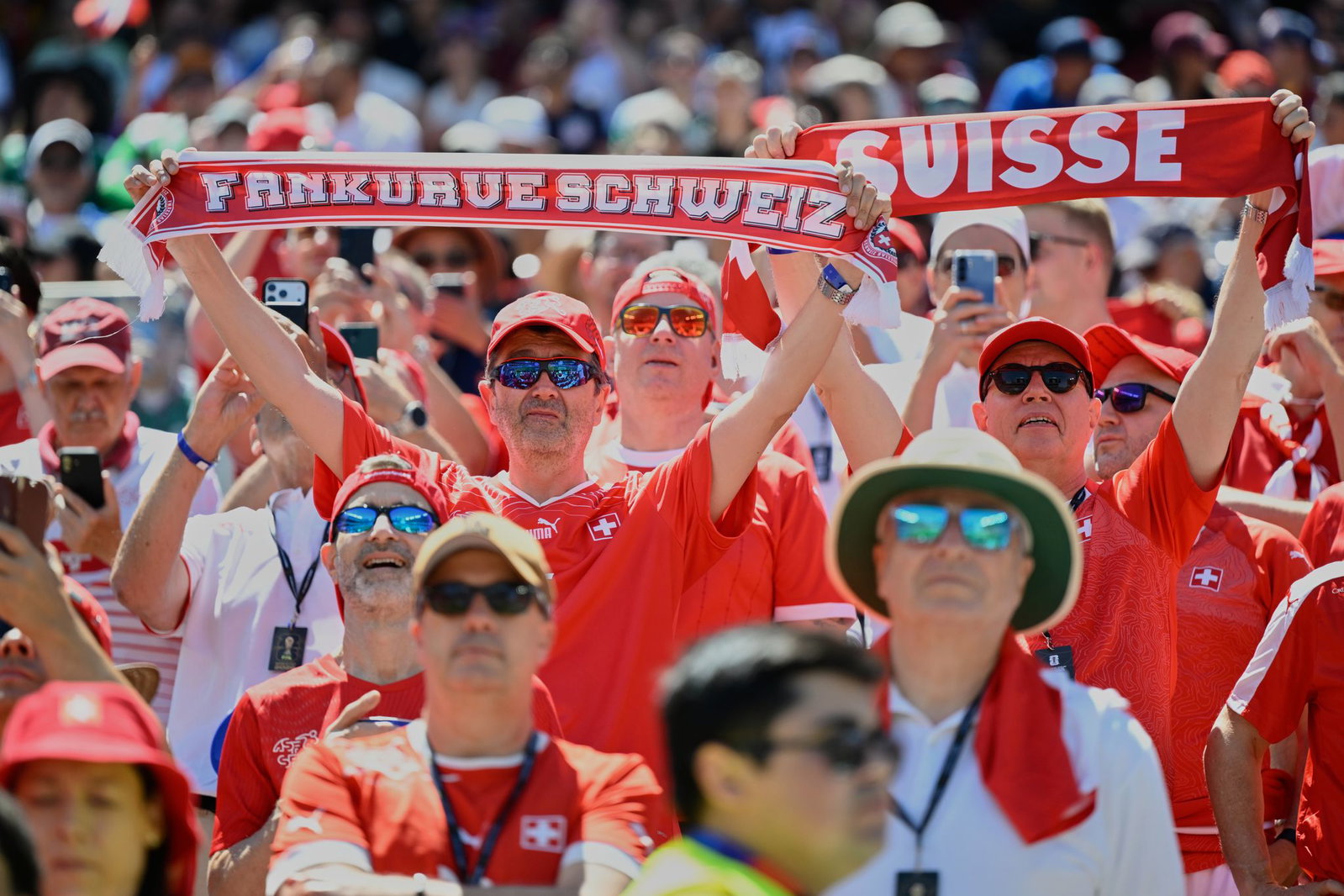 Die Schweizer Fans waren schon früh auf den Beinen.