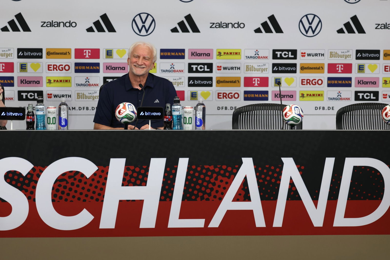 Rudi Völlers Meinung ist zu praktisch allen WM-Themen gefragt. 