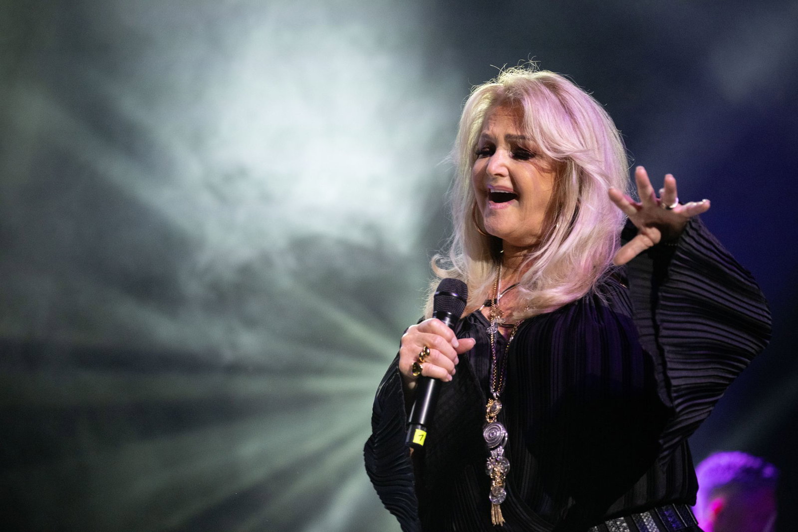 Pop-Ikone Bonnie Tyler ist in Portugal aus dem künstlichen Koma aufgeweckt worden, braucht für die Genesung aber mehr Zeit als gedacht. (Archivbild)
