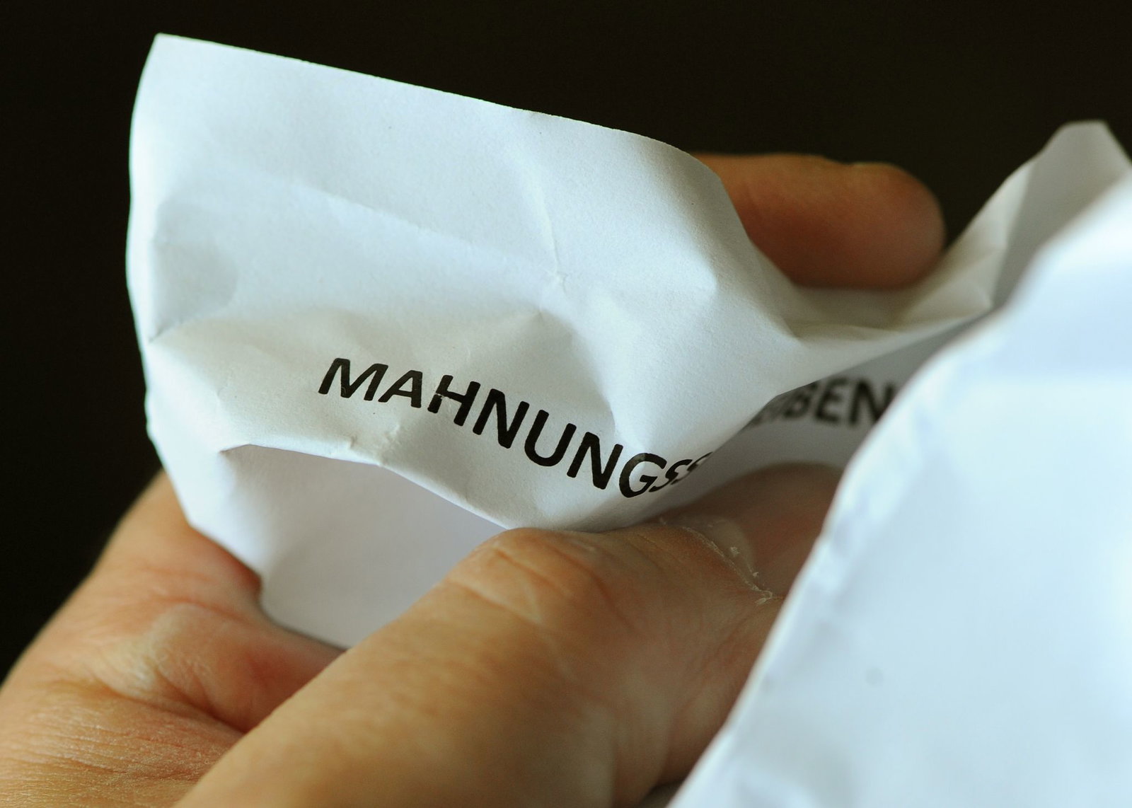 Die Verbraucherzentrale Sachsen warnt vor gefälschten Anwaltsbriefen, mit denen Betrüger hohe Geldforderungen durchsetzen wollen. (Symbolbild) 