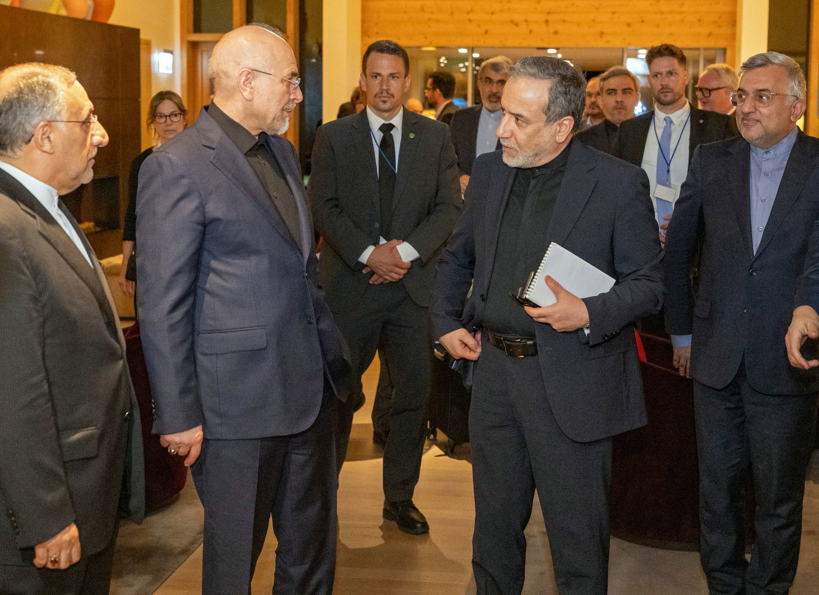 Der iranische Außenminister Araghtschi äußerte sich nach Abschluss der ersten Gespräche positiv.