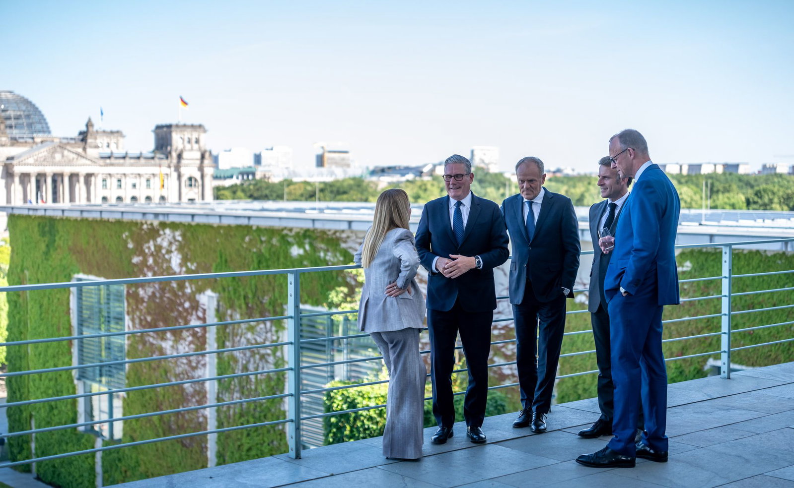 «Die Botschaft an Russland lautet: Die Ukraine bleibt stark», sagte Bundeskanzler Friedrich Merz beim Gipfeltreffen von Deutschland, Frankreich, Großbritannien, Italien und Polen - der sogenannten E5 - in Berlin. 
